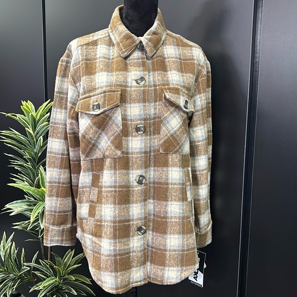Accent Wool Blend Plaid Shacket,warm, button chest pockets,hip pockets,collar - Picture 1 of 11